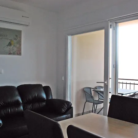 Nostro * Omiš